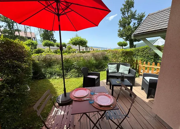 Appartement Le Beach Du Lac D\'Annecy Avec Les Pieds Dans L Eau, Plage Et Ponton Prive