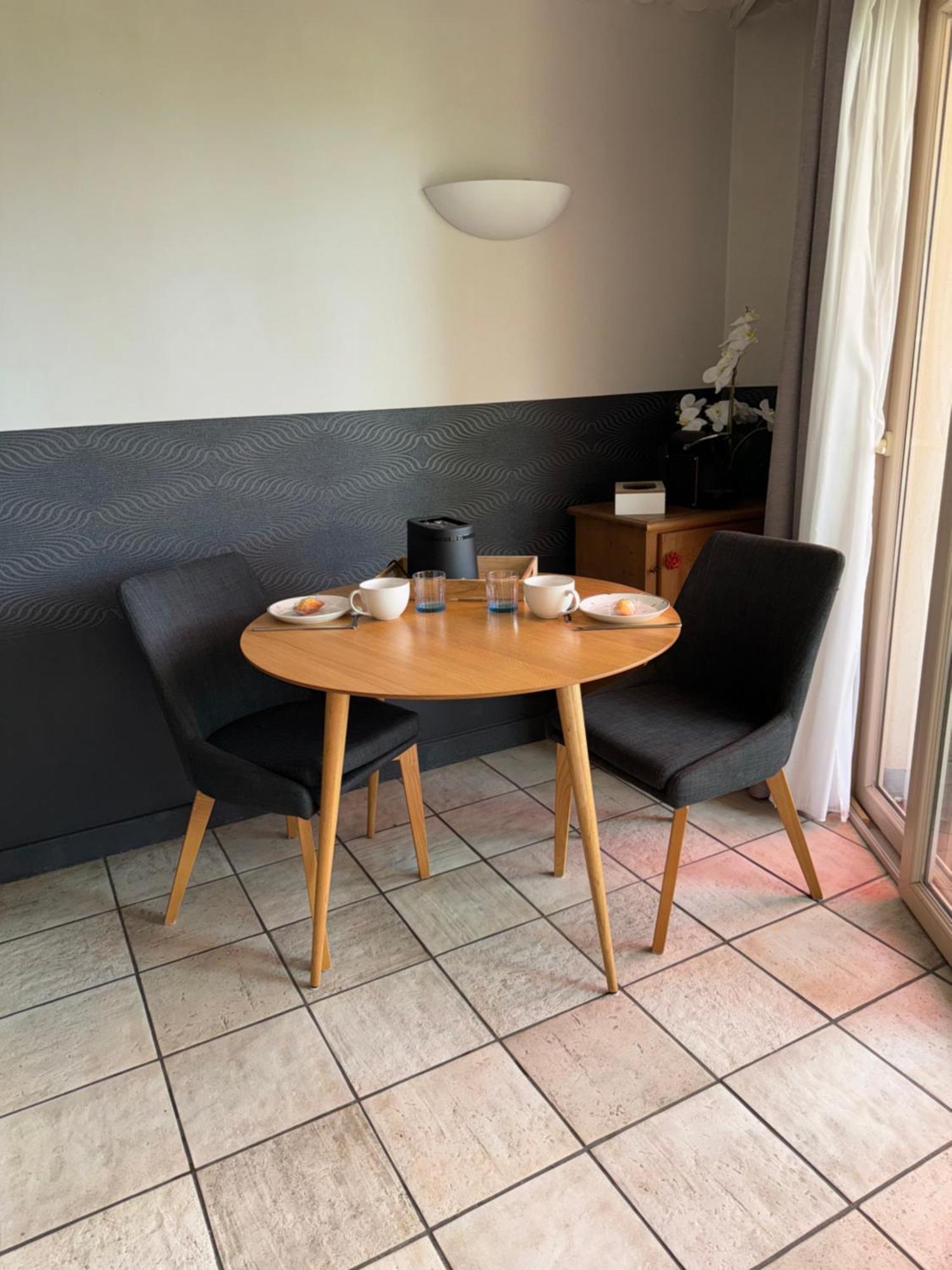 Appartement Le Du D'annecy Avec Les Pieds Dans L Eau, Et Ponton Prive *